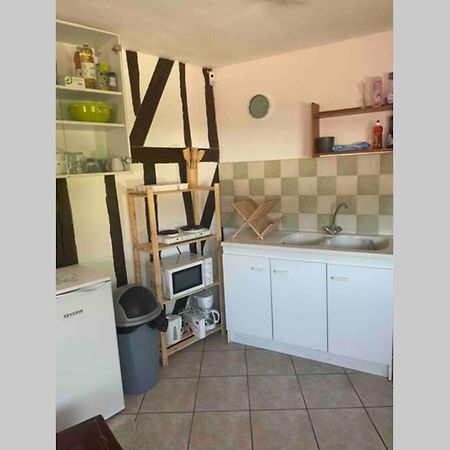 Ferienwohnung Joli Petit Studio En Plein Coeur Centre Ville Méru Exterior foto