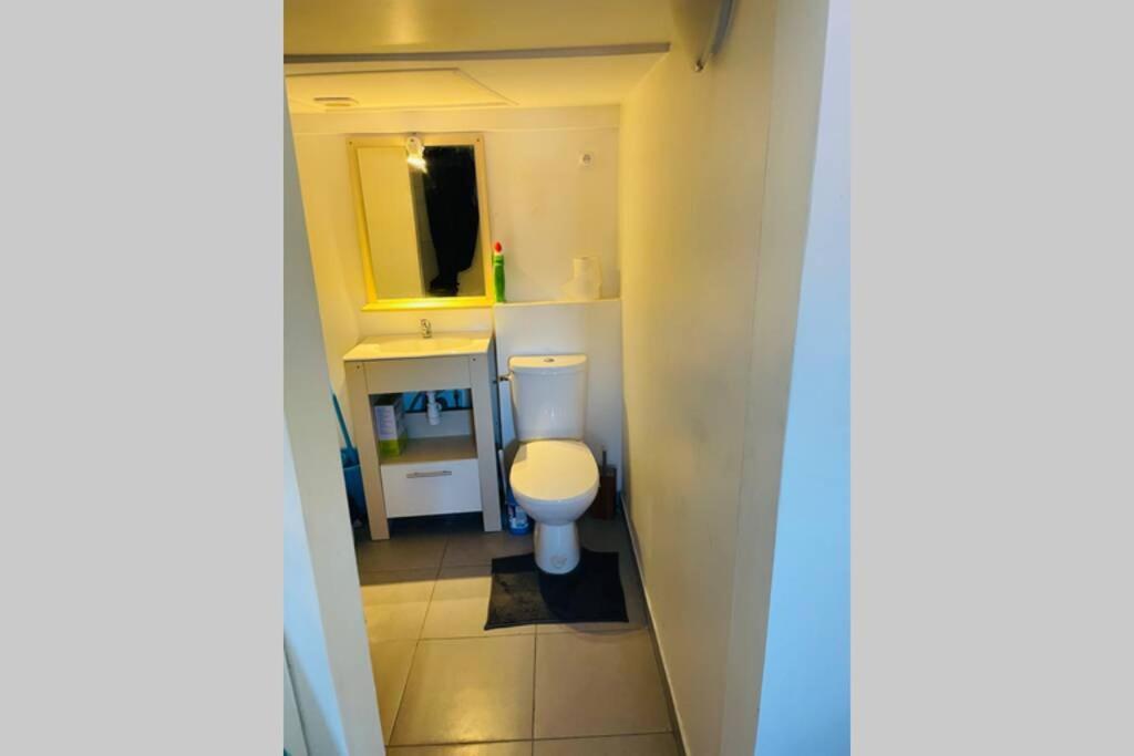 Ferienwohnung Joli Petit Studio En Plein Coeur Centre Ville Méru Exterior foto