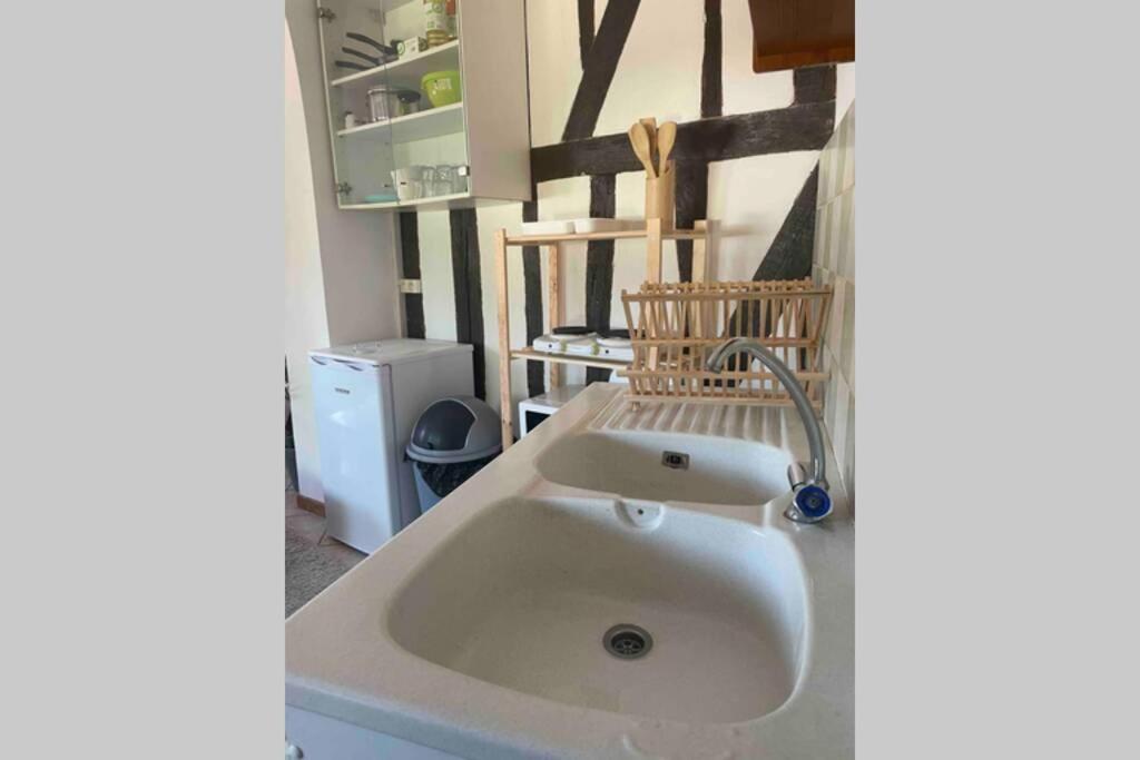 Ferienwohnung Joli Petit Studio En Plein Coeur Centre Ville Méru Exterior foto